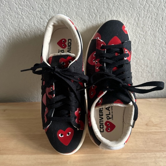 Comme des Garçons PLAY x Converse Canvas Low Top Sneaker - Picture 2 of 13